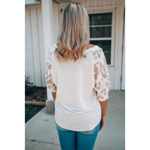🤍Khaki Leopard Half Sleeve Top - Picture 3 of 4
